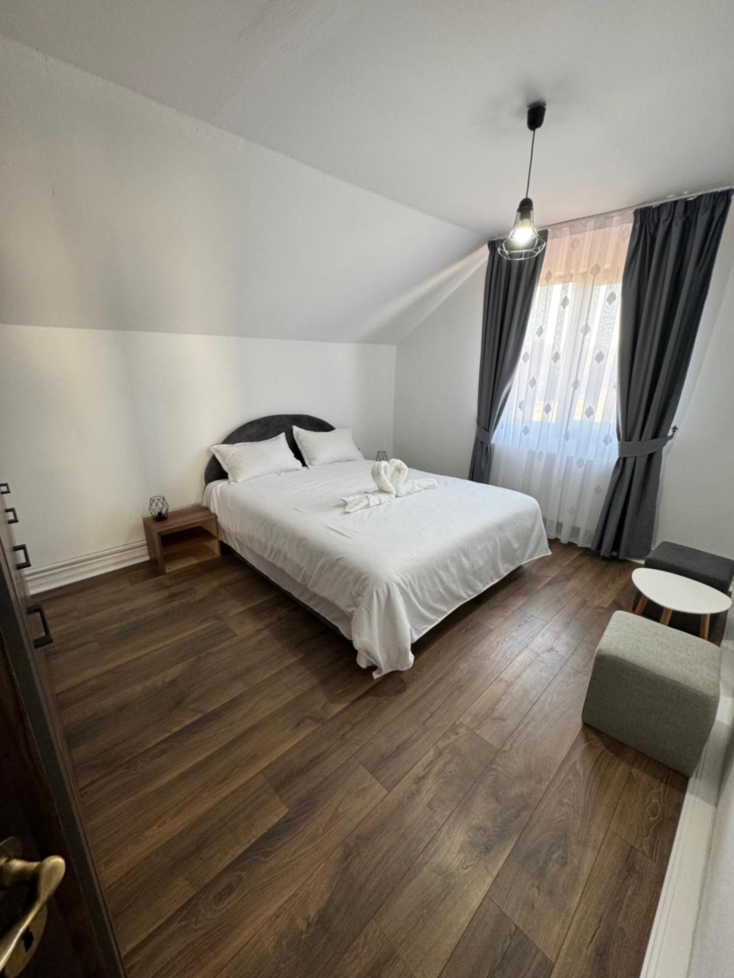 Casa Casy Βίλα Oradea Εξωτερικό φωτογραφία